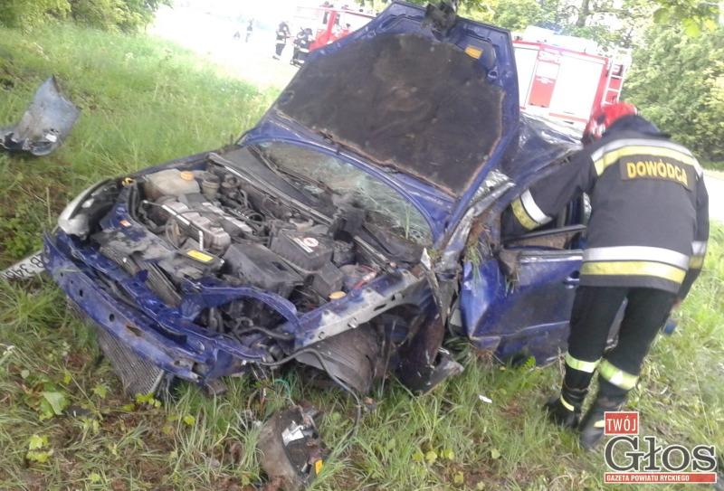 Pijany wypadł z drogi i dachował