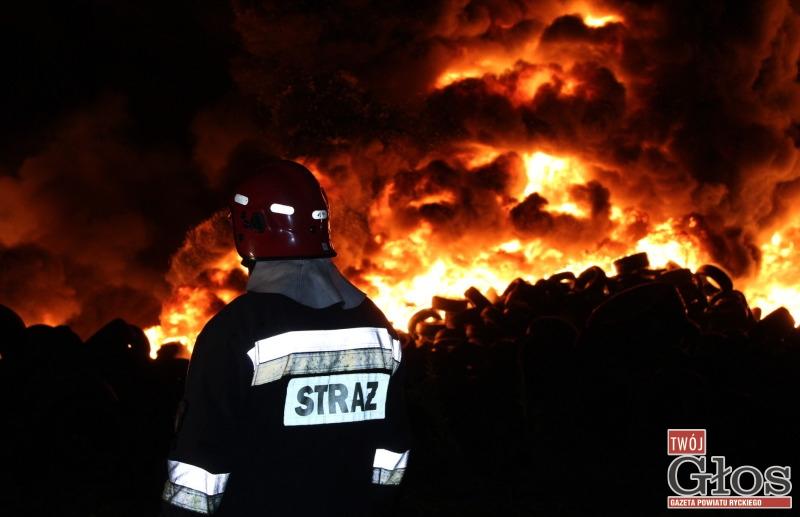 Spłonął skład opon. Mieszkańcy przestrzegali przed nieszczęściem