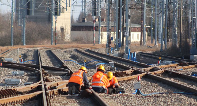 Prace na lini kolejowej Dęblin - Lublin zostały wznowione