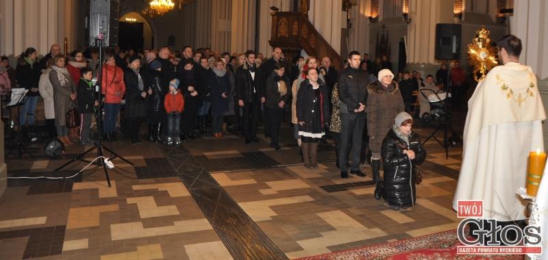 Uwielbienie z Maryją w parafii Najśwętszego Zbawiciela