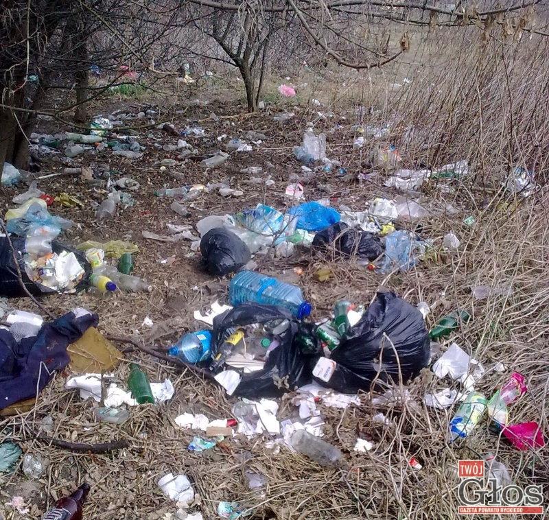 Mieszkania na ul. Wiślanej z widokiem na dzikie wysypisko