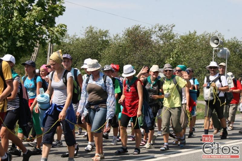 Dzielnie podążają w kierunku Jasnej Góry