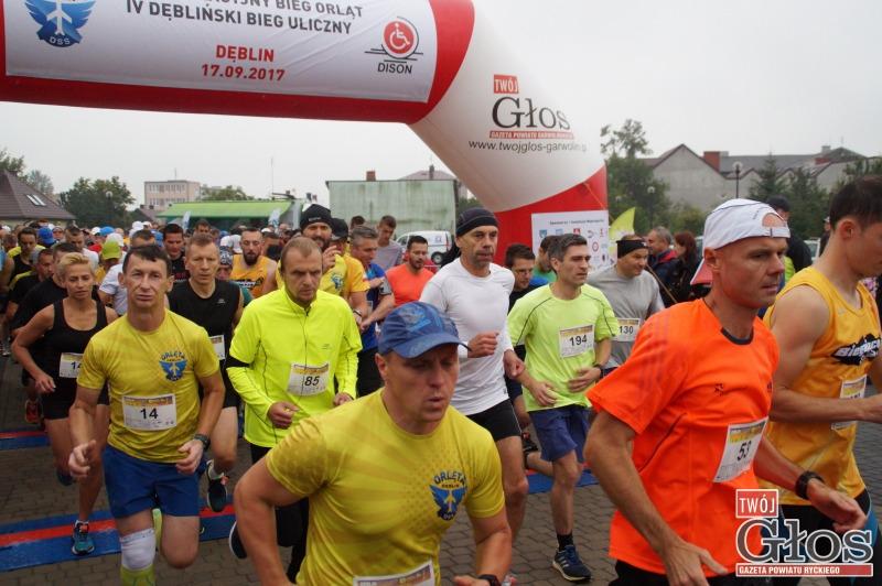 Dęblin biega i zaciera bariery