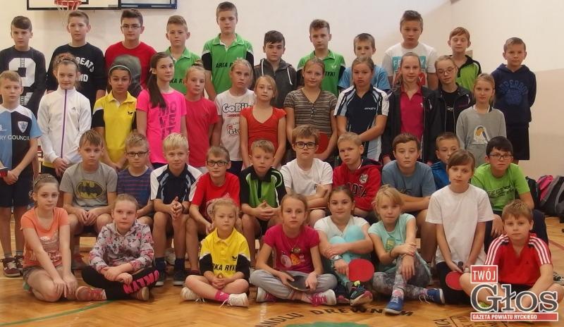 Podstawówki i gimnazja wyłoniły najlepszych tenisistów