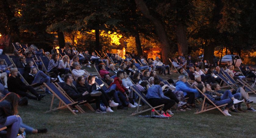 Kino pod chmurką, czyli wakacje z filmem