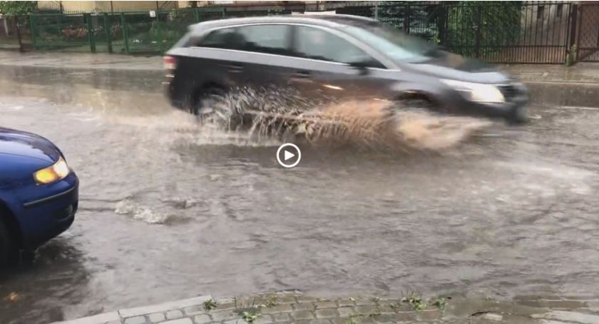 Strażacy walczą z żywiołem