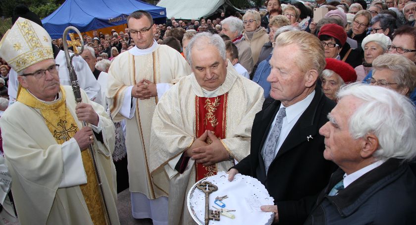 Dęblin. Biskup poświęcił nowy kościół