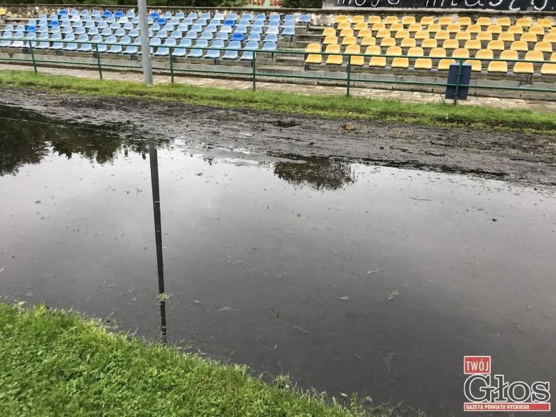 Hala w planach, ale co ze stadionem? (komentarz)