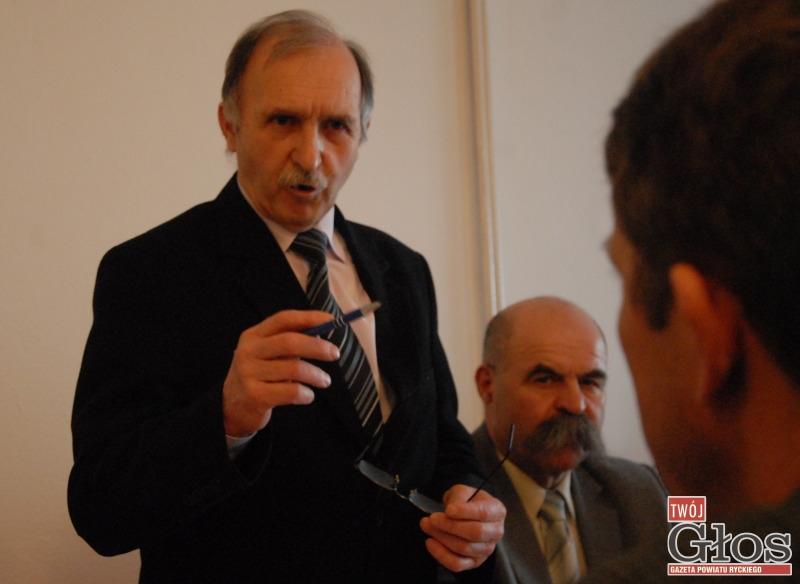 Podlewają maliny i nie mają, jak się kąpać