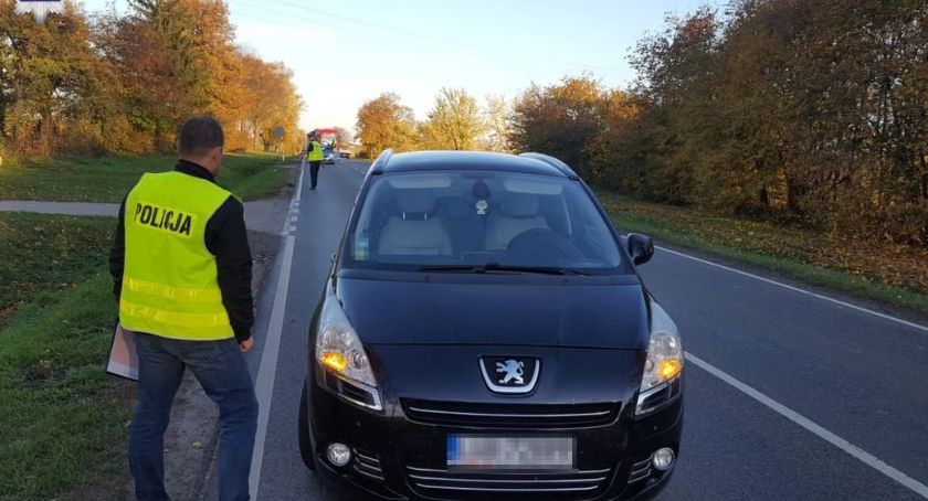 Wypadek na drodze krajowej nr 48. Nie żyje 72-letnia kobieta