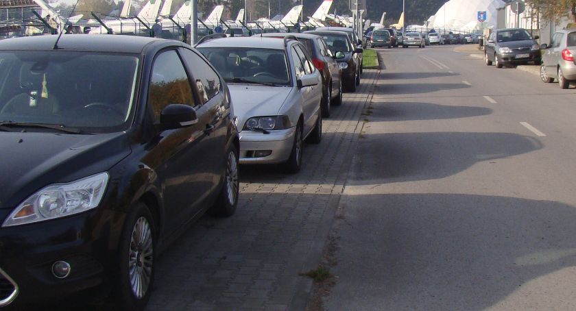 Dęblin: W centrum brakuje parkingów