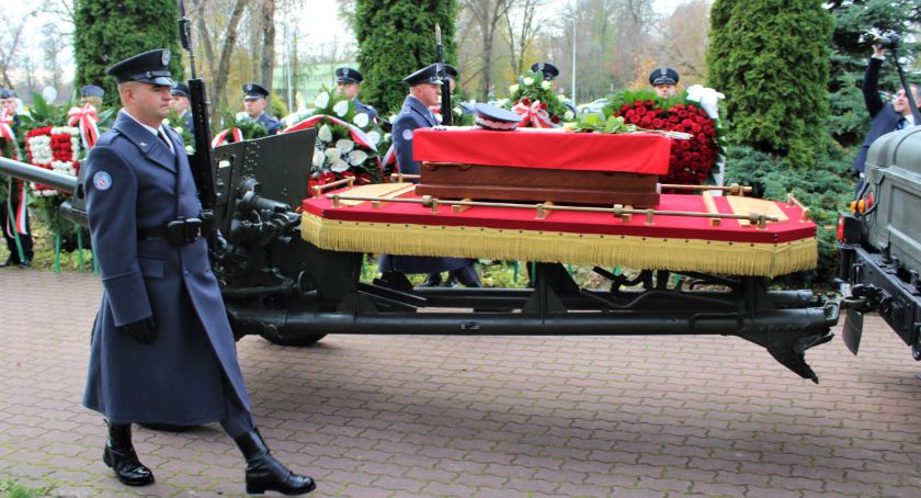 Generał wrócił do 