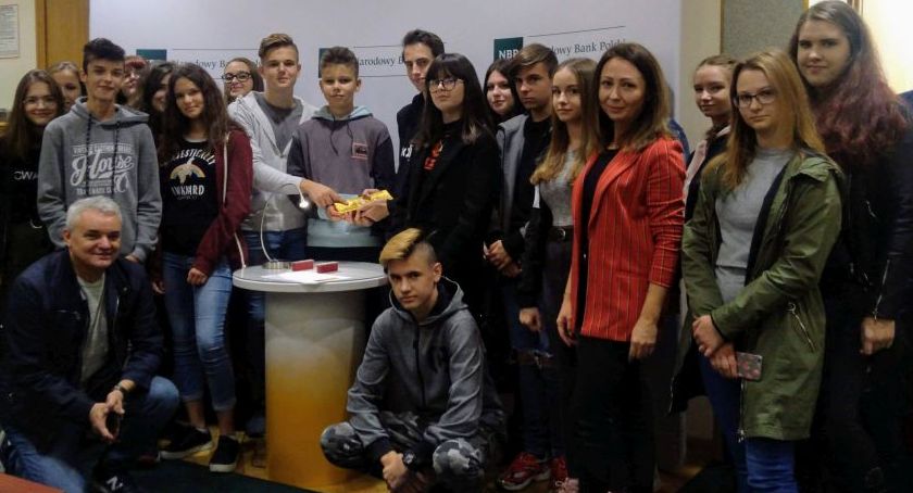 Oni wiedzą ile waży sztabka złota 