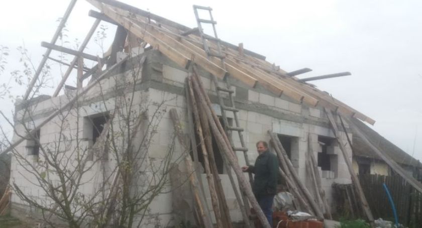 Potrzebne ekipy do odbudowy domu