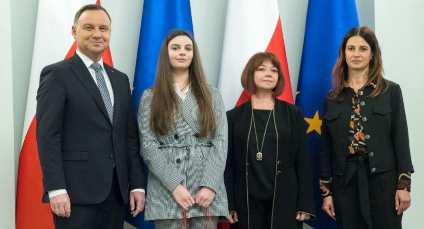 Emilia i prezydent Duda uścisnęli sobie dłonie