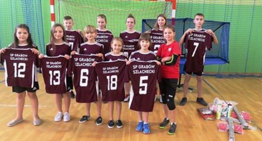 Piłkarki z Grabowa Szlacheckiego mają nowy sprzęt sportowy za 4 tys. zł
