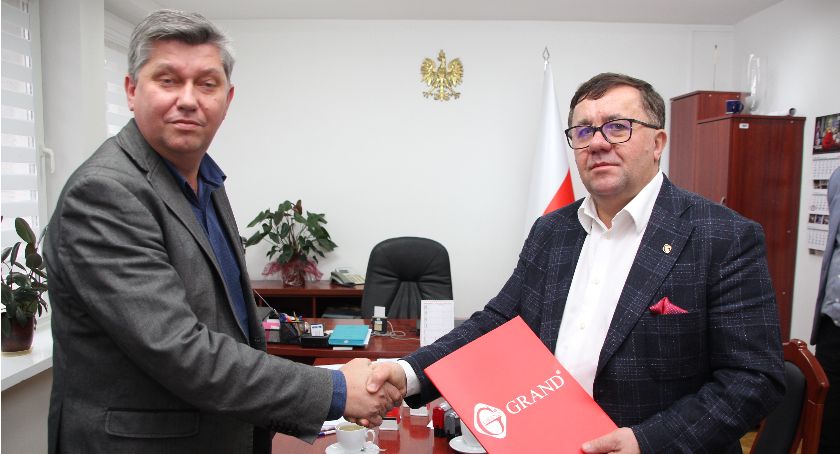 Rusza budowa hali sportowej w Rykach