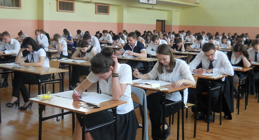 Mimo epidemii nie przerywają nauki