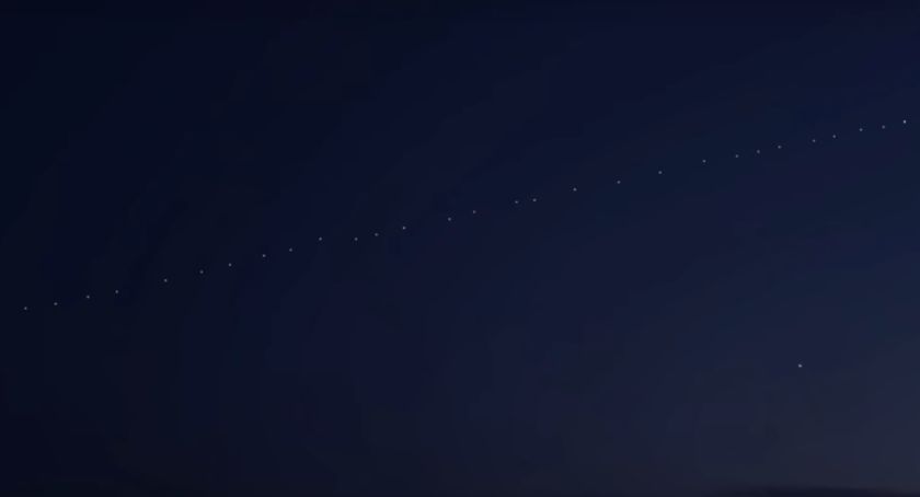 Dziś nad nami przelecą satelity Starlink. O tej godzinie obserwuj niebo