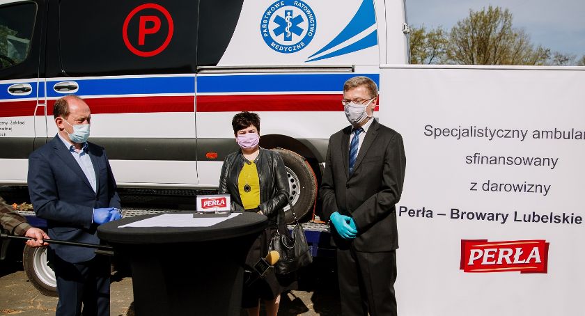 Ambulans do walki z koronawirusem. Perła przekazała karetkę dla szpitala