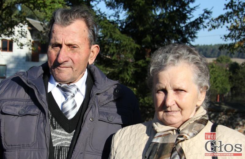 Do ślubu jechali zaprzęgiem konnym