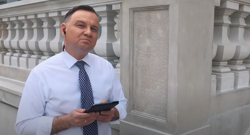 Andrzej Duda rapuje! Jego nagranie stało się hitem internetu