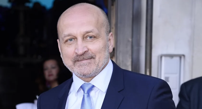 Kazimierz Marcinkiewicz znalazł się na dnie. Prosił o pieniądze na ziemniaki i chleb. 