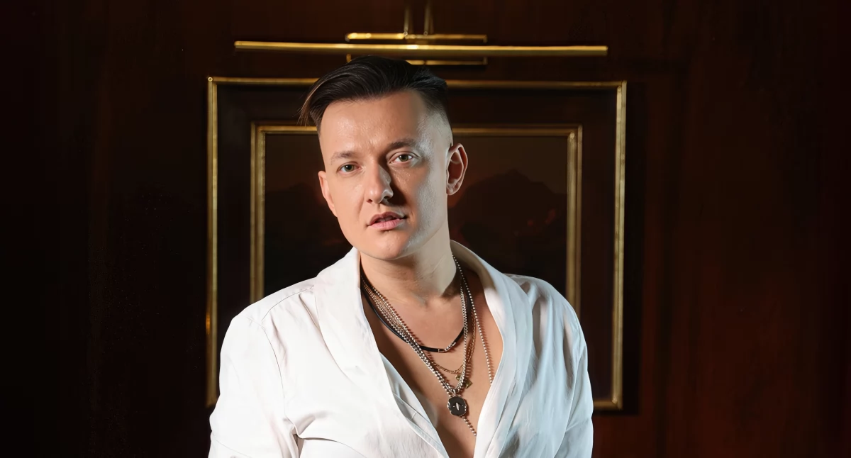 Paweł Tur opowiada o swoim muzycznym i życiowym „Azylu”! Dokąd wokalista ucieka jak chce być sam?