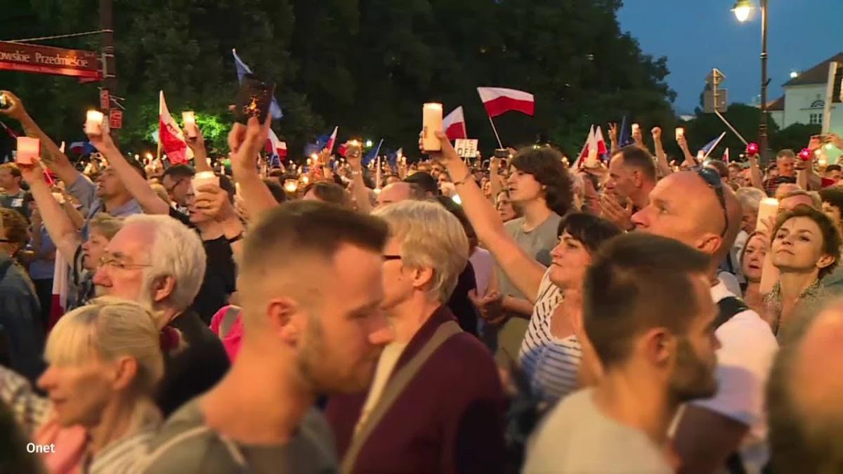 Cała Polska wyszła na ulice w obronie niezawisłości sądów i demokracji. ZOBACZ!