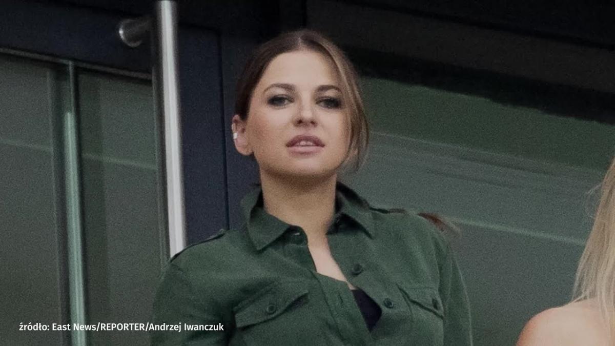 Anna Lewandowska po miesiącu od porodu wróciła do pracy. Zobacz, jak wygląda!