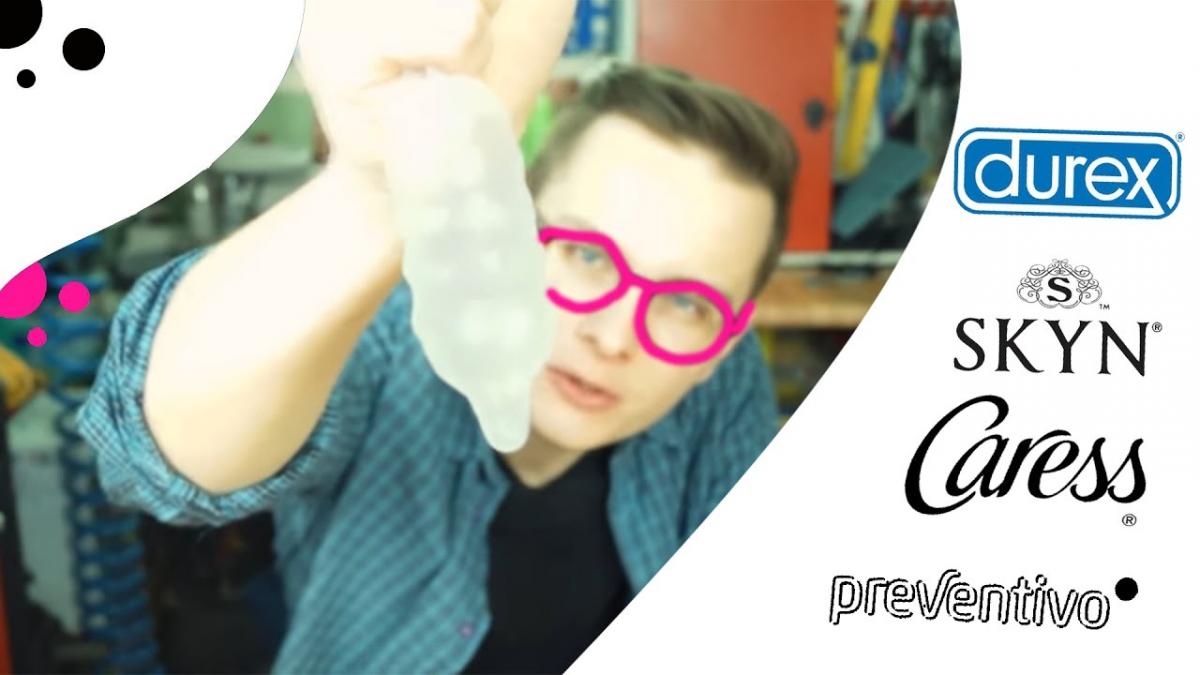 Prezenter TVP stracił pracę, a teraz pokazuje prezerwatywy na Youtubie. ZOBACZ