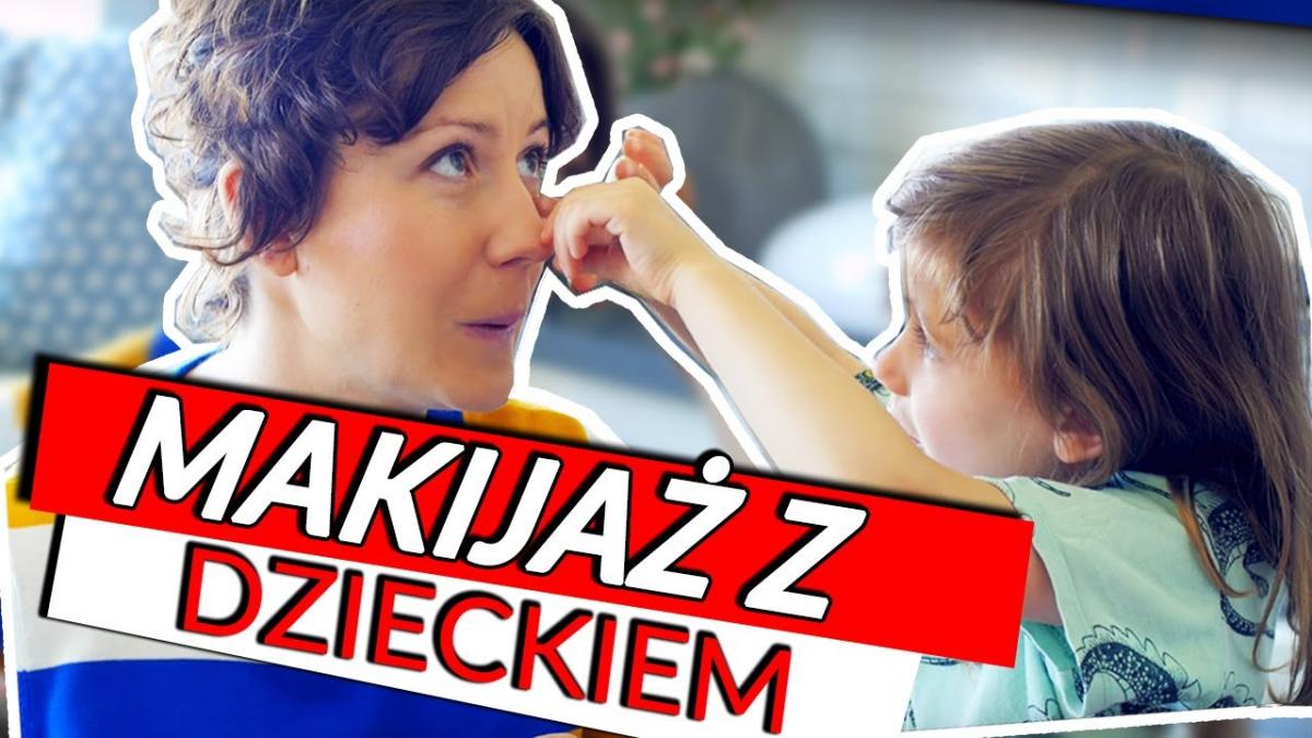 Dzieci robią makijaż mamie. Zobacz, jak kreatywnie można spędzać czas z maluchem
