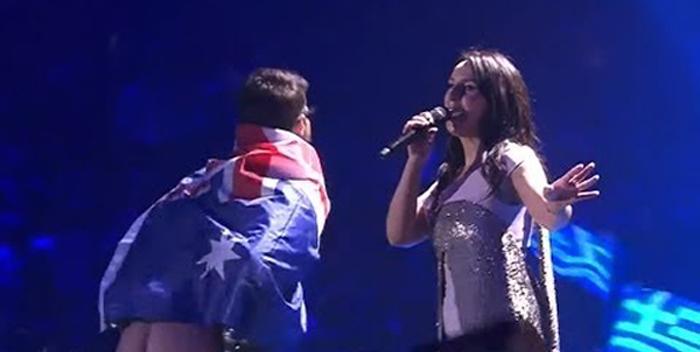 Skandal na Eurowizji! Widzowie zobaczyli... nagie pośladki jednego z widzów