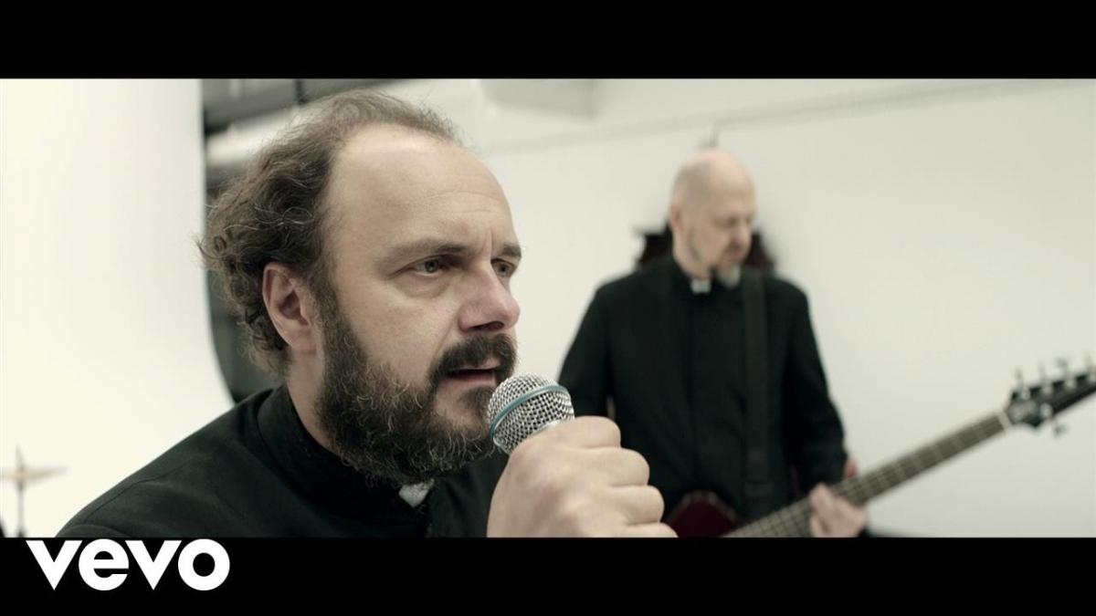 Szokujący teledysk - Arkadiusz Jakubik jako pazerny ksiądz!