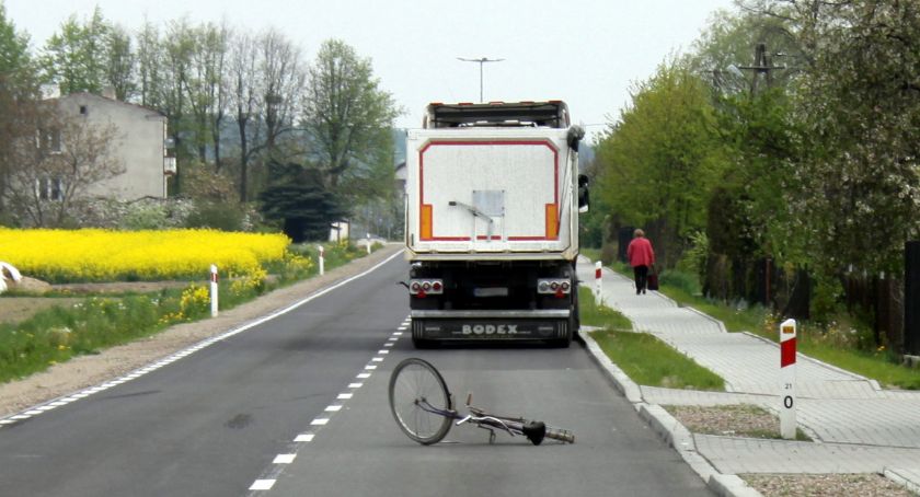 Wypadek w Rzęgnowie. Poważnie ranny 27-letni mieszkaniec Chorzel
