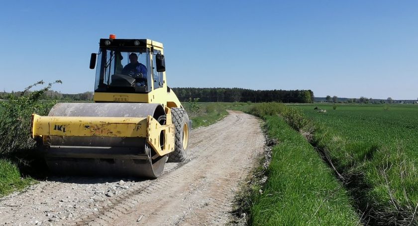 W gminie Przasnysz ruszyły prace remontowe