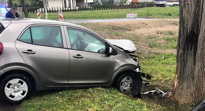 Zderzenie z drzewem na Baranowskiej w Przasnyszu [Aktualizacja]