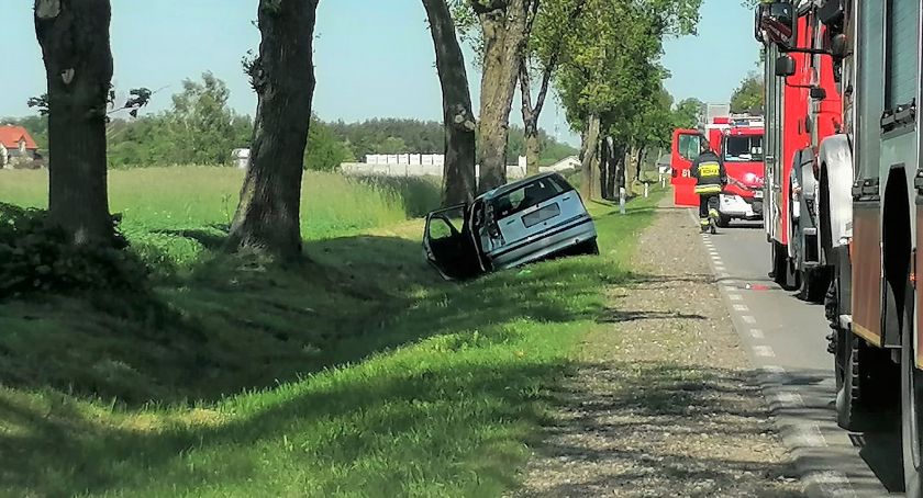 Wypadek osobówki w Sierakowie