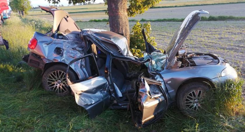 Śmiertelny wypadek w Rembielinie. 20 letni kierujący nie żyje [Aktualizacja]