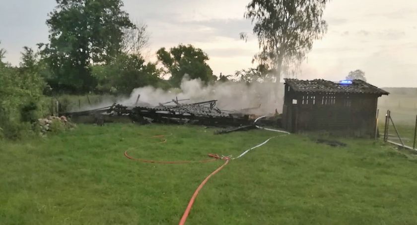 Pożar w Małowidzu. Spłonął budynek gospodarczy