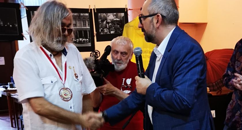Czarno-biały i w kolorze – 25 lat Ogólnopolskich Plenerowych Prezentacji Fotografii Artystycznej w Przasnyszu