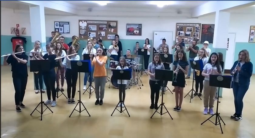 Młodzieżowa Orkiestra Dęta w Krzynowłodze Małej pompowała 