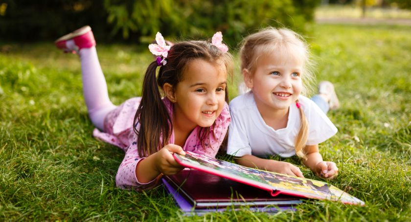 Kulturalne lato z biblioteką [Program]