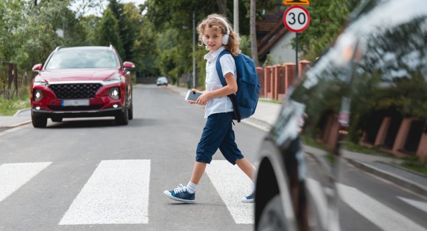 5 ujawnionych nieprawidłowości – to wynik sierpniowej lustracji dróg w okolicach szkół