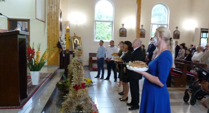 Podziękowali Bogu za plony i trud całorocznej pracy rolników