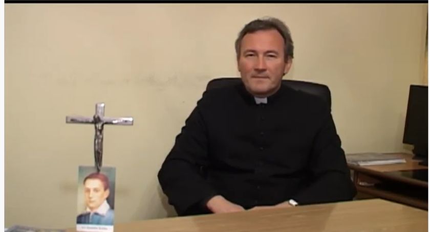 Czym jest Adwent i po co go obchodzimy? ks. Proboszcz odpowiada [Wideo]