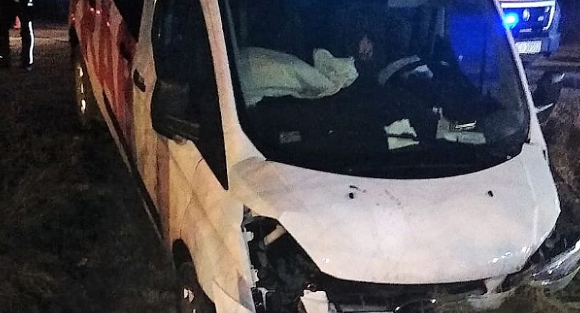 Wypadek dwóch pojazdów w Helenowie Starym