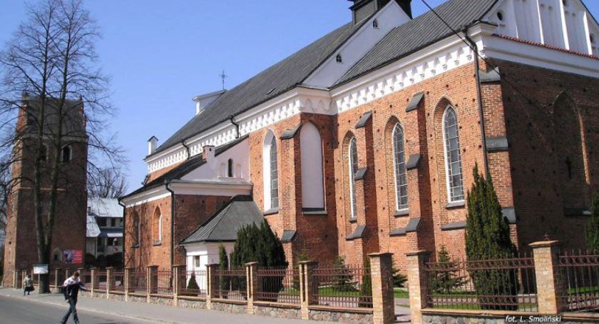 Zwiększona liczba Mszy św. w przasnyskich Parafiach