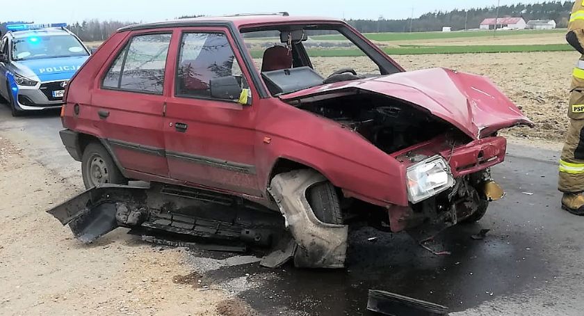 Wypadek dwóch osobówek w miejscowości Sątrzaska