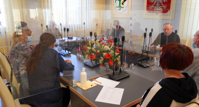 Spotkanie z sołtysami i przewodniczącym samorządu. Omówiono bieżące i planowane inwestycje